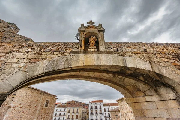 Arch of the star in caceres, Extremadura, Spain. — Stock Photo, Image