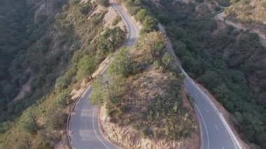U şeklinde eğri ve alacakaranlıkta, kademeli yorum vasıl durdurma motosiklet