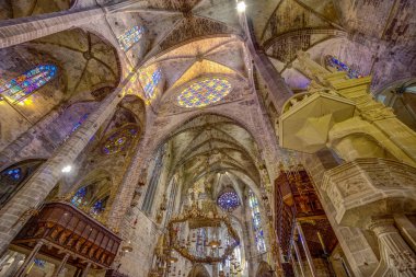 Mayorka katedral iç çatı HDR
