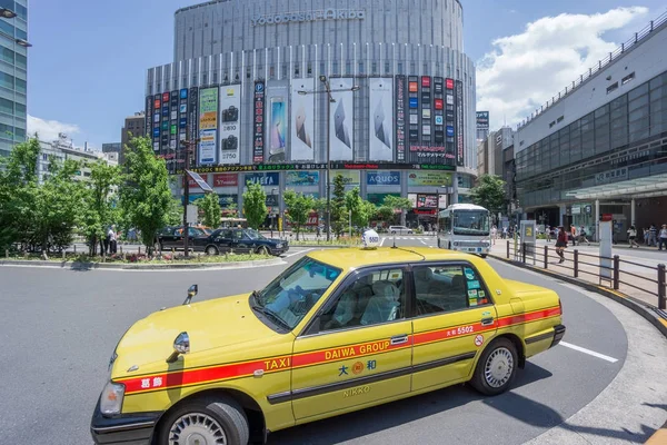 Akihabara taxi nära Yodobashi på söndag — Stockfoto