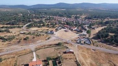 Artan kamera üzerinde küçük bir köy Castilla, İspanya
