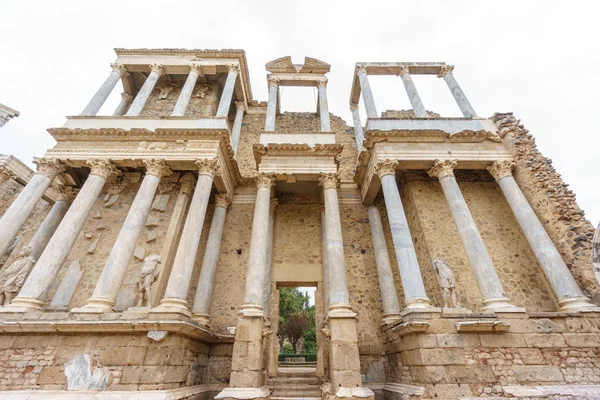 Das römische theater proscenium bottom perspektive in merida — Stockfoto