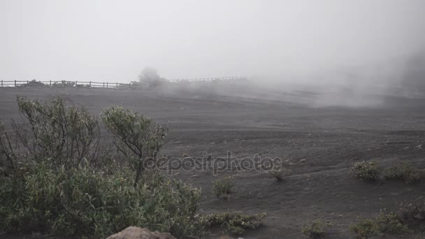 Irazu vulkan mit nebel in costa rica — Stockvideo