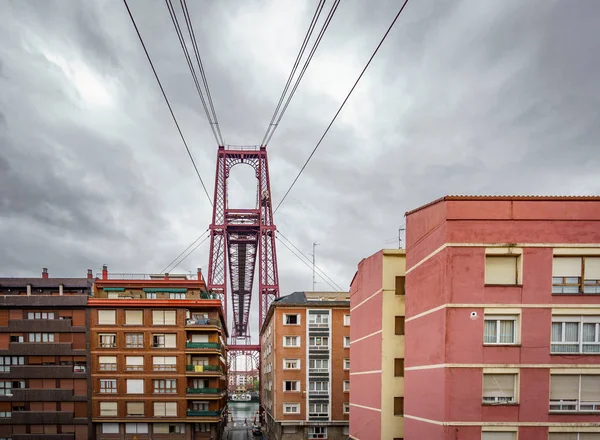 Visutý most mezi budovami Bizkaia — Stock fotografie