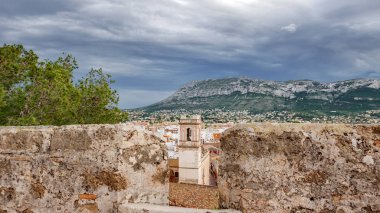 Denia kilise bellfry ve montgo dağ