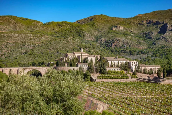 Montagne Calderona et monastère de Cartuja de Portaceli — Photo