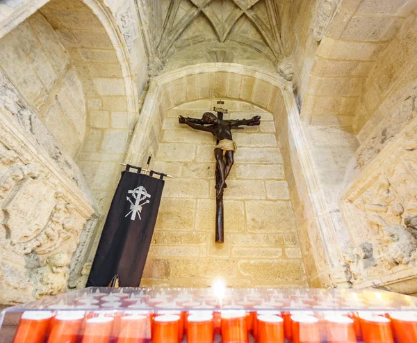 Schwarzer Christus im Kreuz — Stockfoto