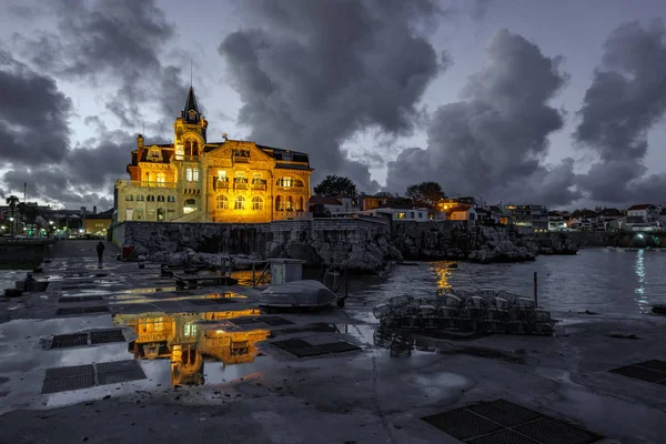 Cascais con edificio della Marina al crepuscolo — Foto Stock