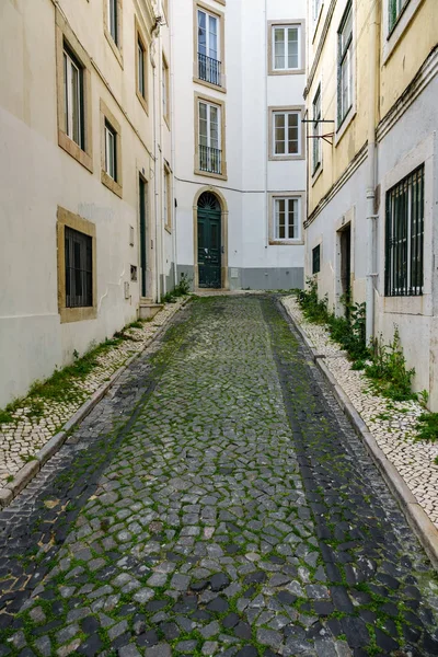 Typical paved street in Lisbon — Stock Photo, Image