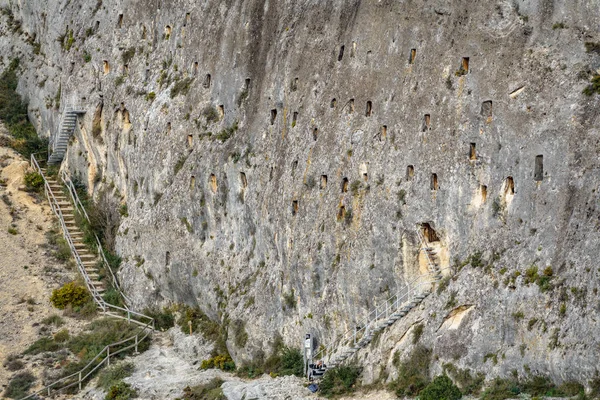 Covetes dels Moros con los turistas —  Fotos de Stock