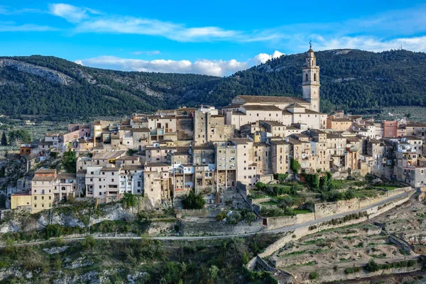 Vue de dessus de la ville classique de Bocairent à flanc de colline — Photo