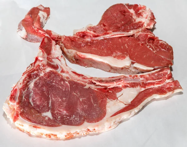 Κάτοψη του raw t-bone steak ζευγάρι — Φωτογραφία Αρχείου