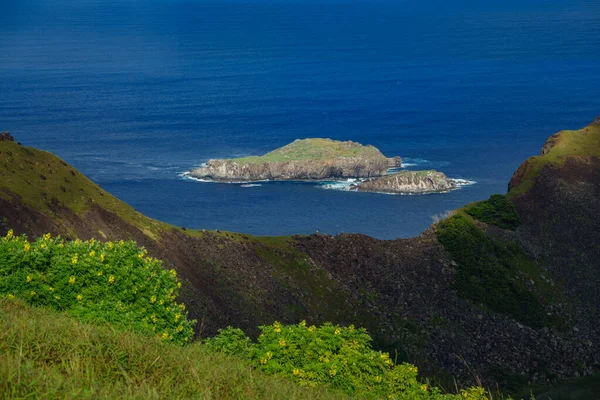 Wysepki Tangata matu w Rapa Nui, małe szanse — Zdjęcie stockowe