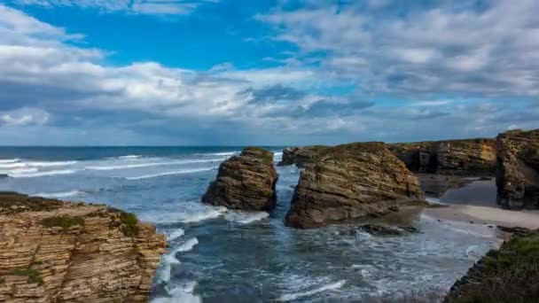 Kathedraal strand time lapse in Galicië, bovenaanzicht — Stockvideo