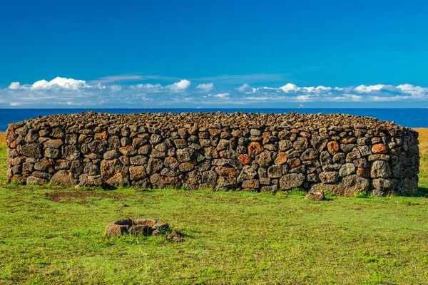 Parede de pedra antiga na ilha de Rapa Nui — Fotografia de Stock