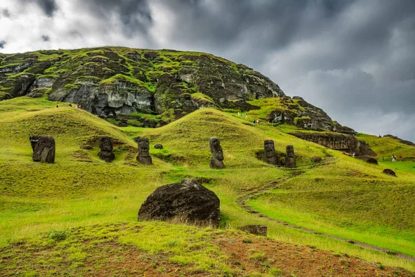 Moai stenbrott Rano Raraku i Rapa Nui — Stockfoto