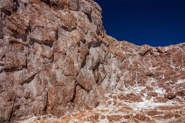 Salt mine wall detailed view under clear sky — 스톡 사진