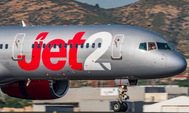 Jet2 plane head landing