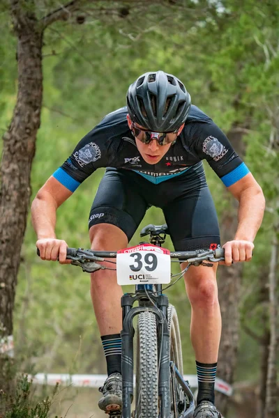 Hugo Weiss MTB piloto participa no campeonato MTB XCO — Fotografia de Stock