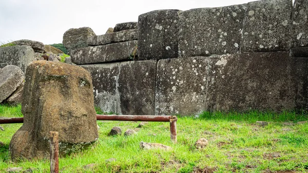 Ahu Vinapu moai platforma detailní pohled se zdí — Stock fotografie