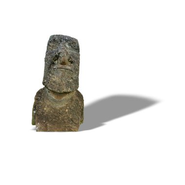 Rapa Nui 'nin ikonik moai' si beyaz arka planda izole edildi