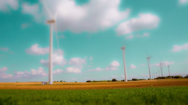 Smyčka větrných turbín — Stock video