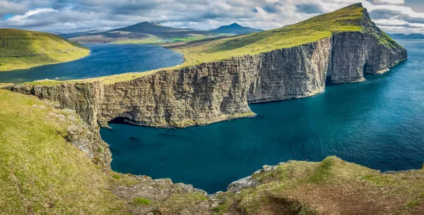 Sorvagsvatn lake over the ocean panorama, Faroe Islands — Stock Photo, Image