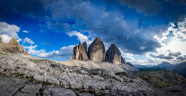 Tre Cime di Laveredo, θεαματικό πανόραμα από τις τρεις θεαματικές κορυφές του βουνού Royalty Free Εικόνες Αρχείου