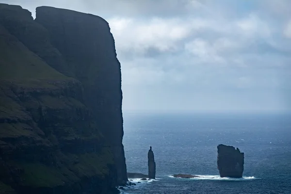 De Giant en de Wich iconische rotsen silhouet — Stockfoto