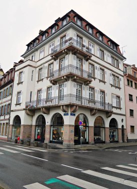 Strazburg, evler, eski evleri, güzel evler, sokaklar, Noel, Avrupa, kuleleri, Gözcü kuleleri, yeni yıl, Kasım, küçük evler, nehir, nehir şehir, köprü, köprü şehirde, iki plajları, su, güzel bir şehir