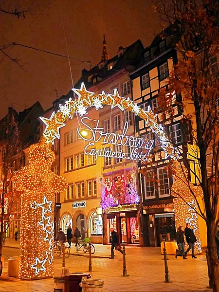 Die Stadt Ist Weihnachtlich Geschmückt Europa — Stockfoto