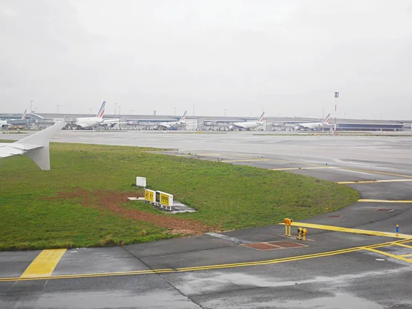 plane, airline, airport, runway, runway, beautiful airplane, takeoff, landing, Strasbourg, europe, france