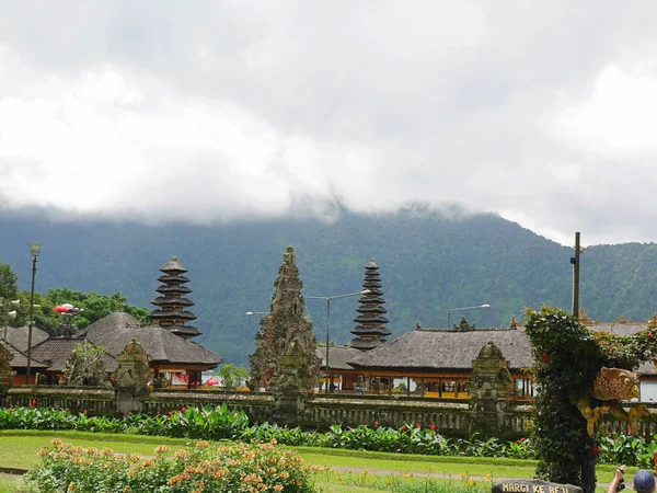 Hlavní Chrám Vodě Bali Pura Oolong Danu Bratan Jezero Bratan — Stock fotografie