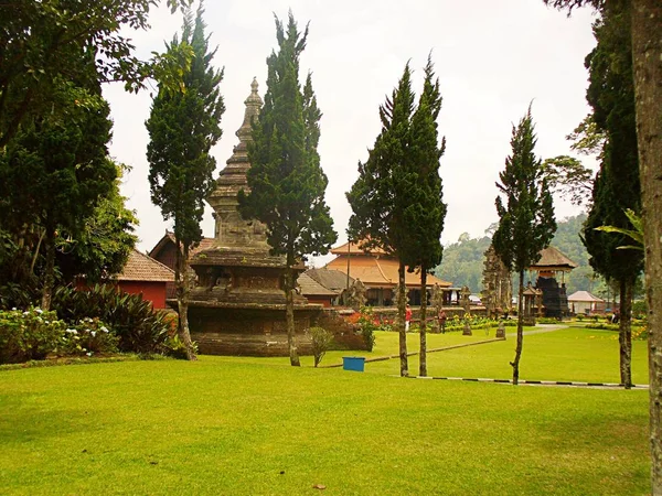 Templo Pura Oolong Danu Bali Templo Lago Pura Ulun Danu —  Fotos de Stock