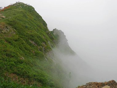 Yaz, yüksek dağlar çok güzel Dağları, Yeşil dağlar, kar