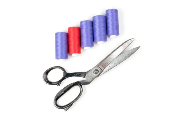 Retro Metal Sewing Scissors Red Purple Sewing Threads White Background — Stock Photo, Image