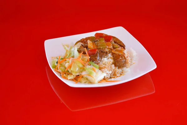 Foto Cafetería Muestra Comida Carne Frita Con Plato Plato Sobre —  Fotos de Stock