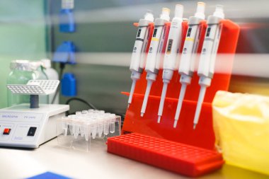 Fen laboratuarındaki ekipman.