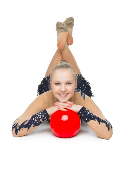 Hermosa chica gimnasta con bola roja —  Fotos de Stock