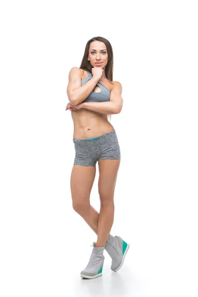 Hermosa chica en forma de sujetador deportivo y pantalones cortos — Foto de Stock