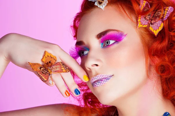 Red hair girl with butterflies — Stock Photo, Image