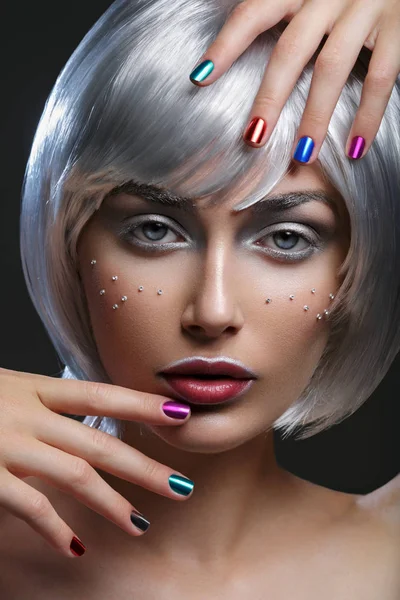 Beautiful girl in silver wig — Stock Photo, Image