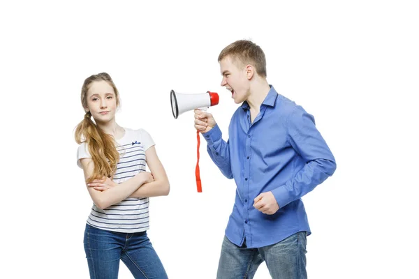 Brother screaming at sister — Stock Photo, Image