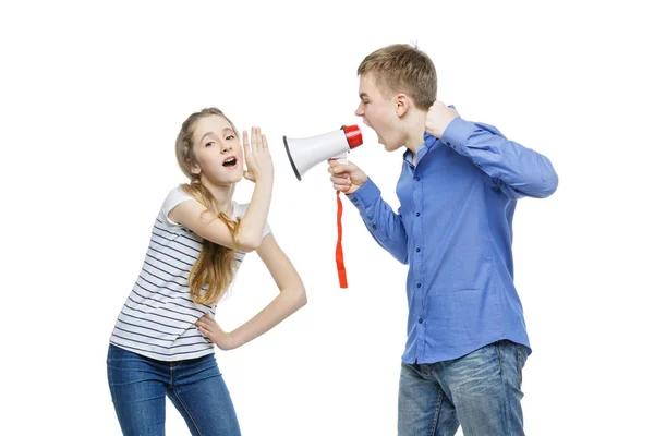 Fratello urlando contro sorella — Foto Stock