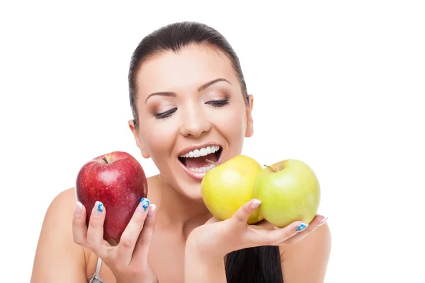 Belle fille avec des pommes — Photo