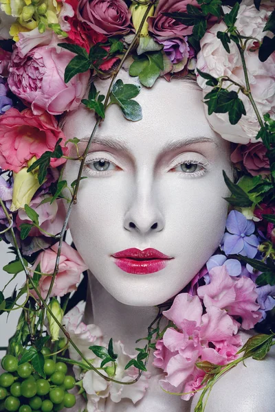 Beautiful flower queen — Stock Photo, Image