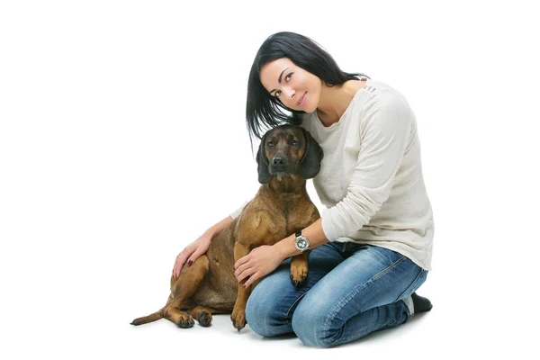 Hermosa chica con perro — Foto de Stock