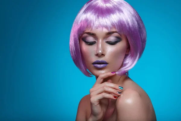 Beautiful girl in purple wig — Stock Photo, Image