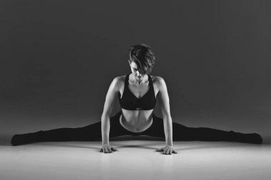 Isınma kadar kız dansçı