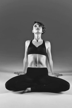 Isınma kadar kız dansçı